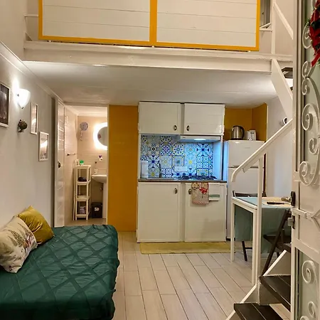 Holiday home I Rifugi Blu E Sole Di Neapolis Teatro Antico Naples